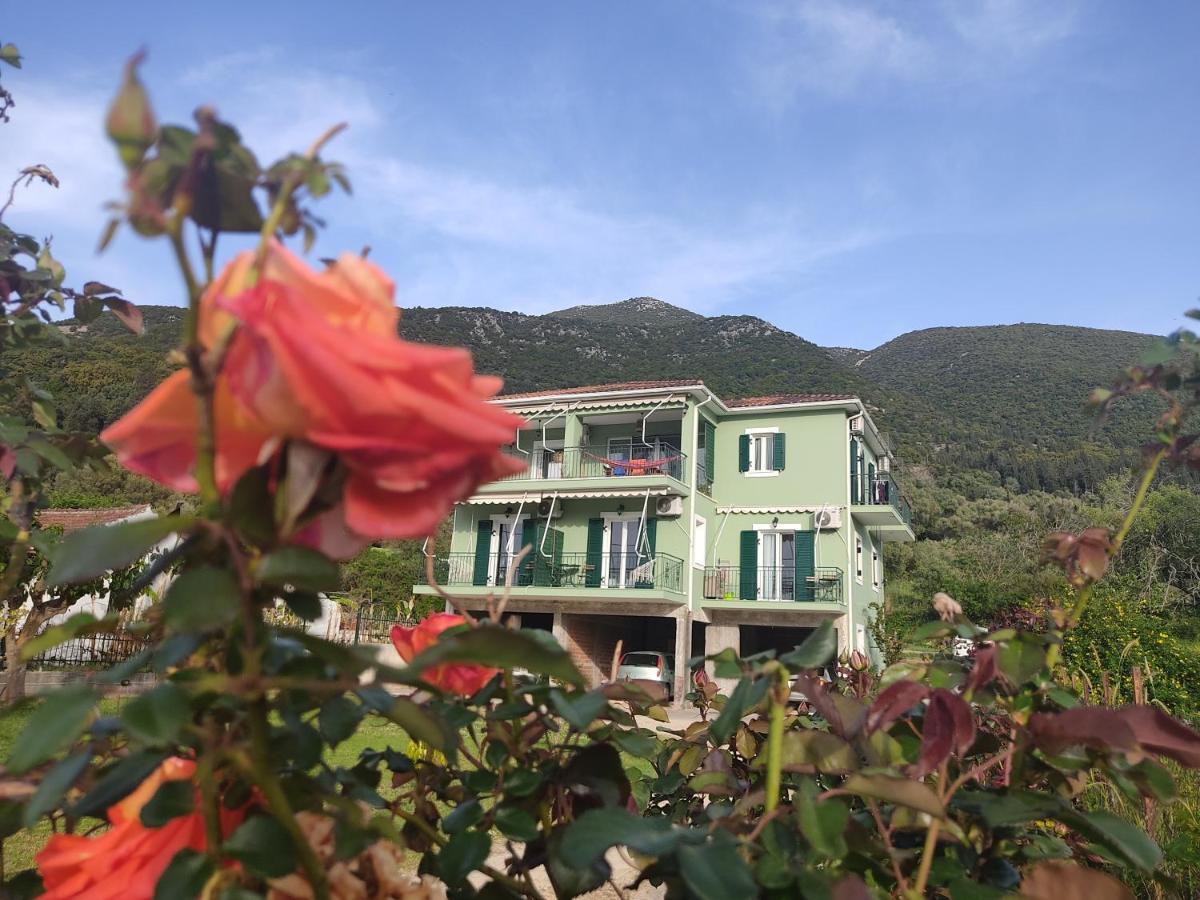 Villa Rosegarden Sami  Exterior foto